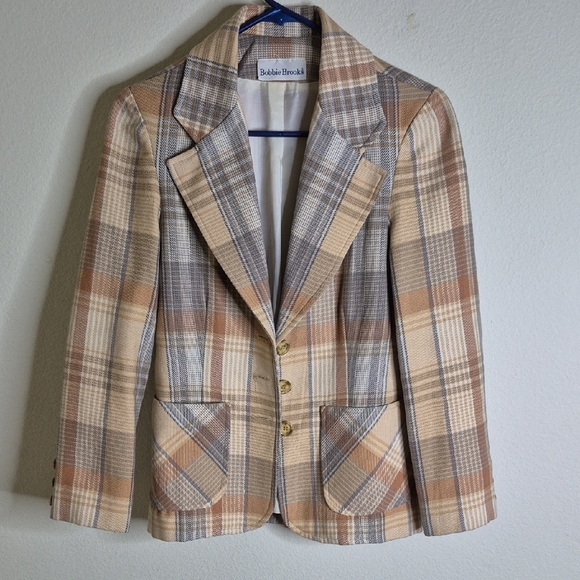 Bobbie Brooks Tan and Brown Plaid Blazer - Picture 1 of 5